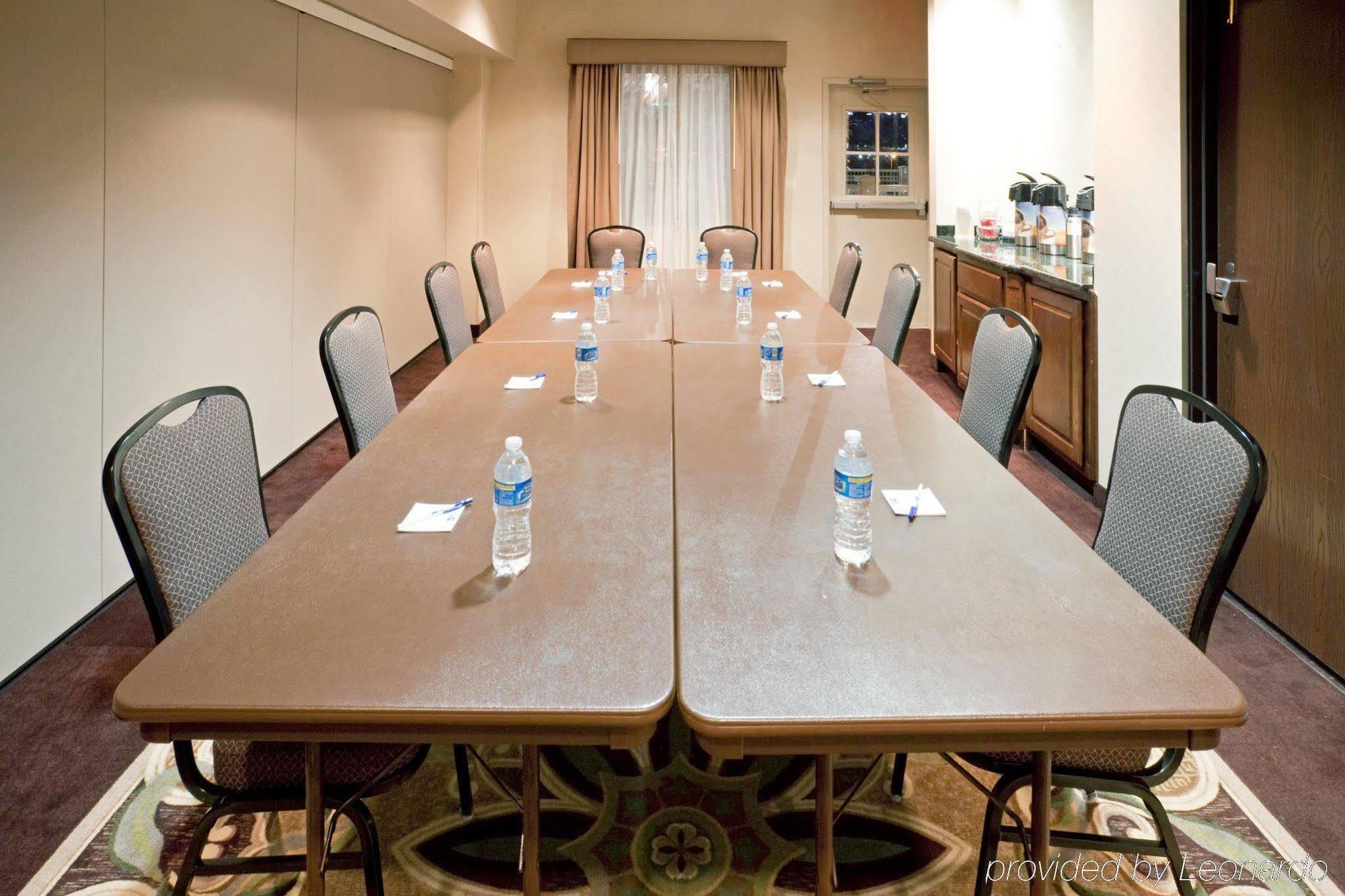 Holiday Inn Express Hotel & Suites Eagle Pass By Ihg Business bild